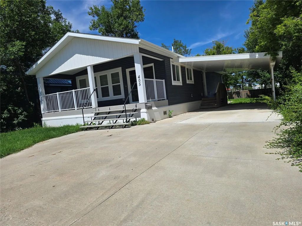 405 2nd Avenue Se, Weyburn