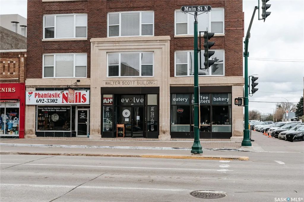 203 Main Street, Moose Jaw