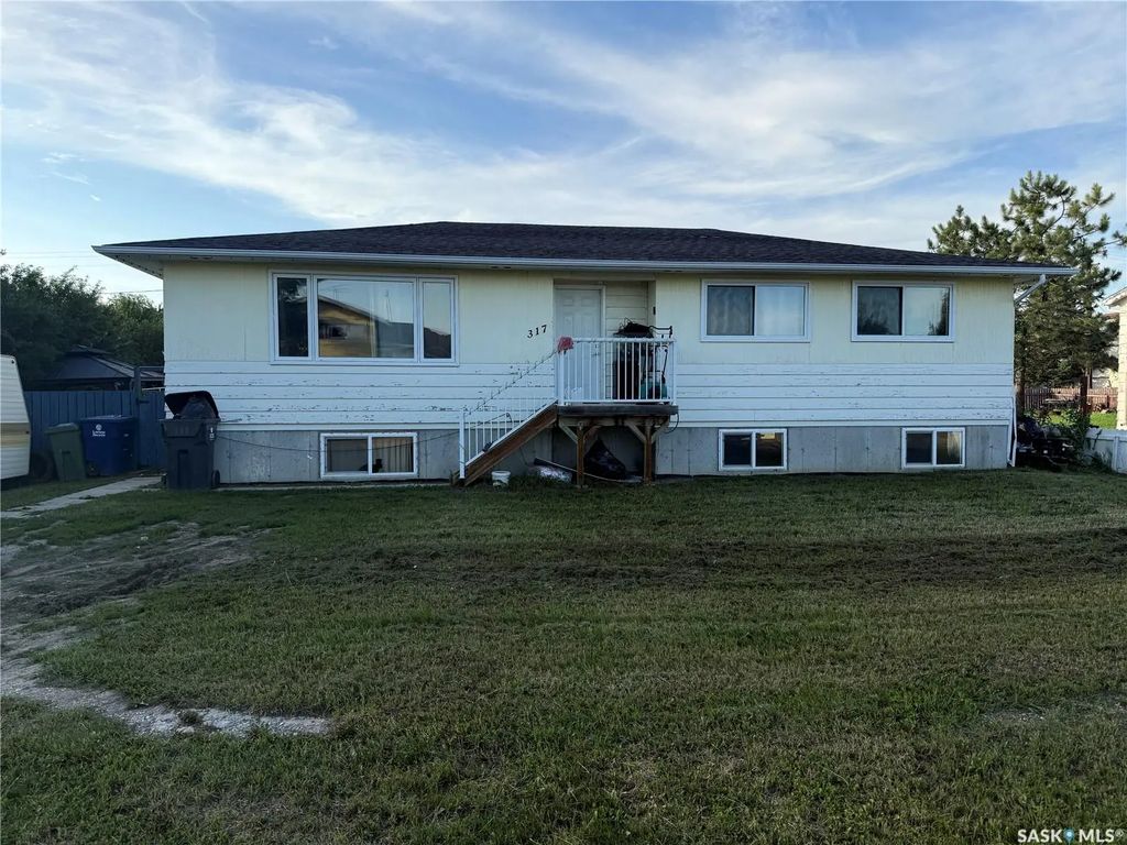 317 Carson Street, Dundurn