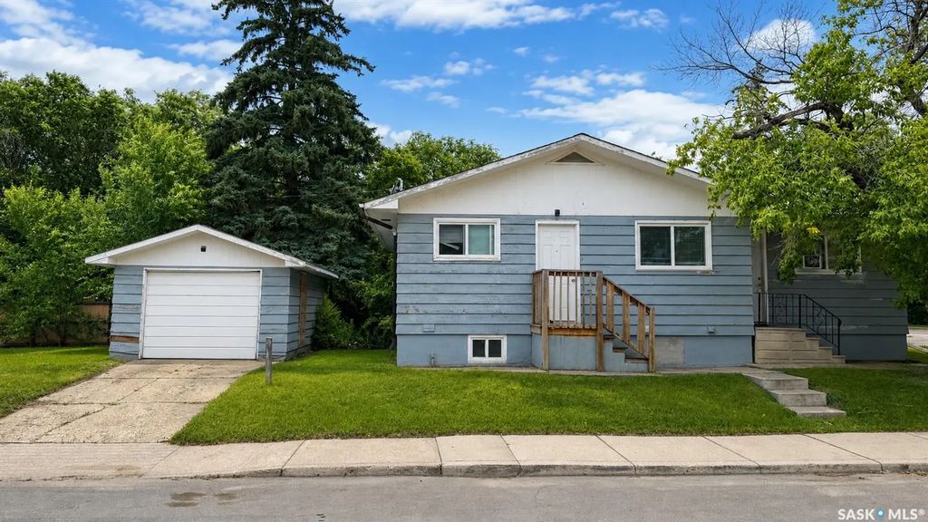 1924 22nd Street W, Saskatoon