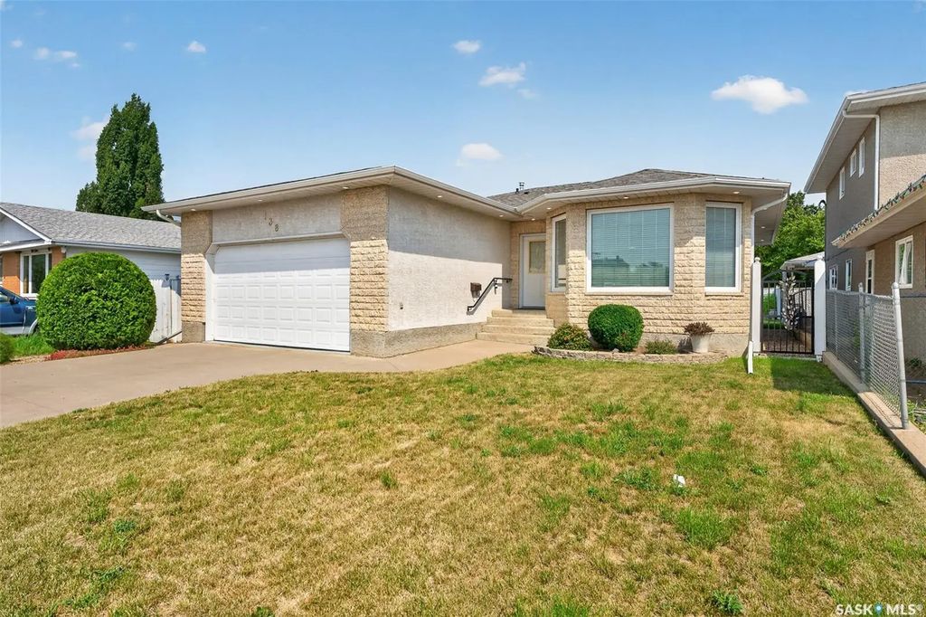 138 Athabasca Street W, Moose Jaw