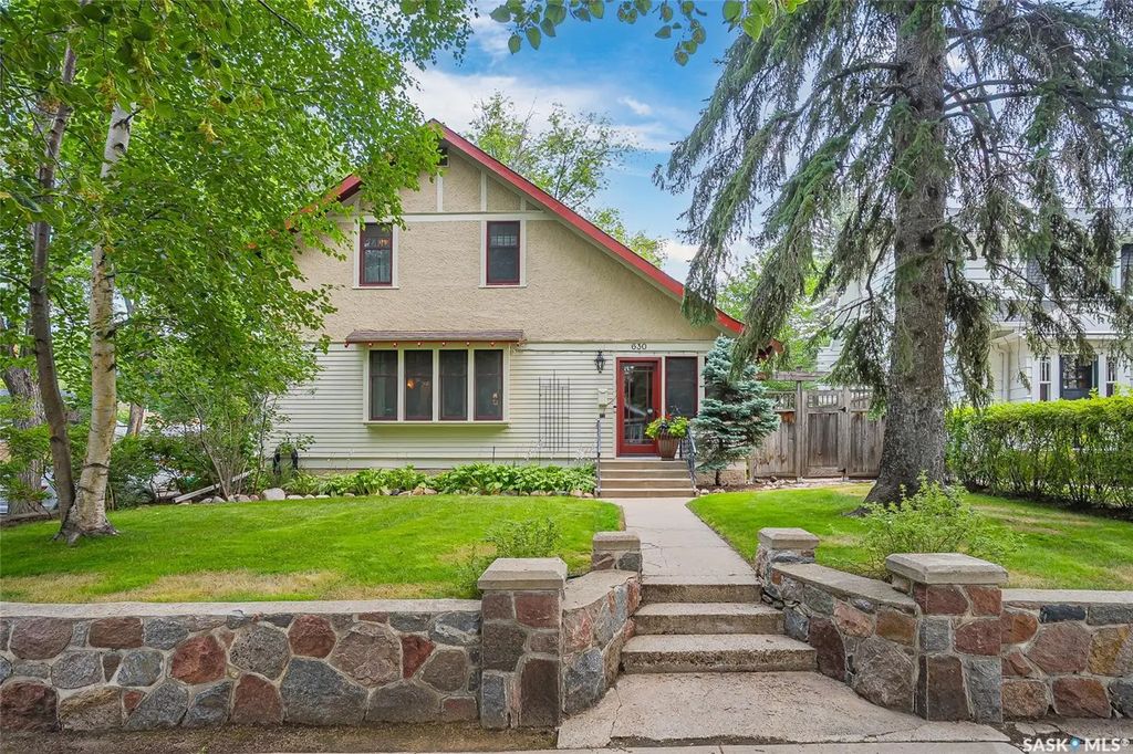 630 8th Avenue N, Saskatoon