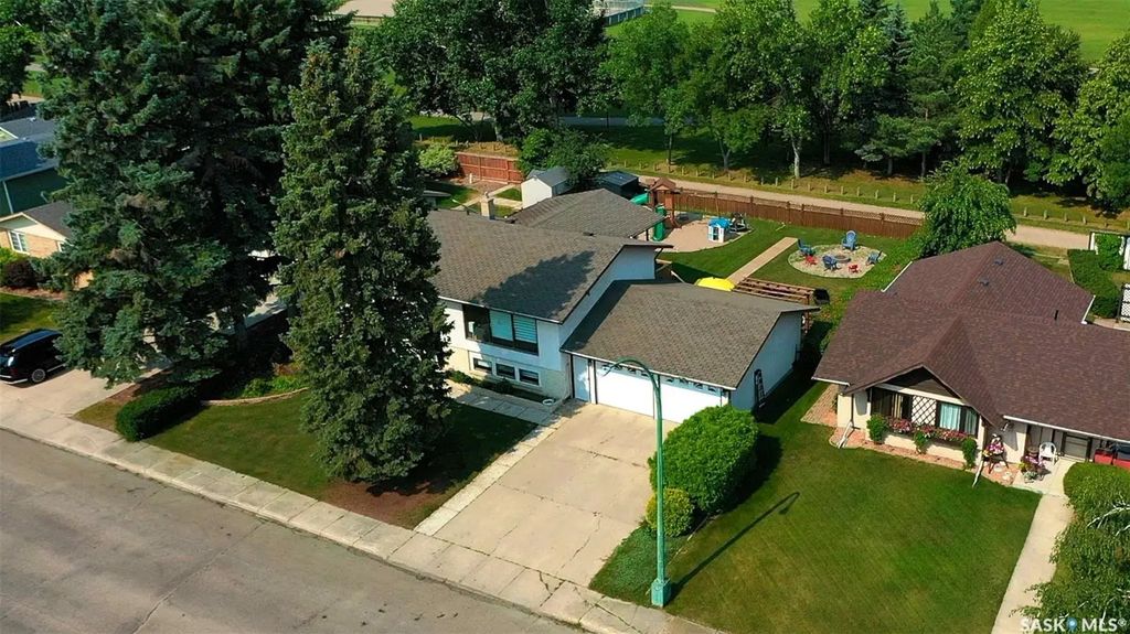 12 Redfield Bay, Yorkton