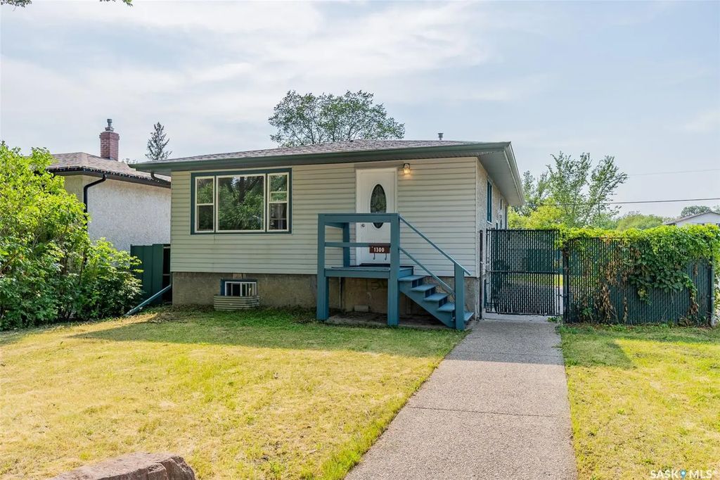 1300 Aberdeen Street, Regina
