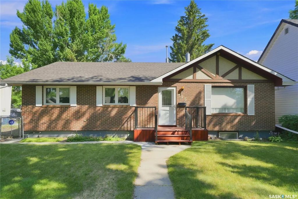 725 7th Street E, Saskatoon