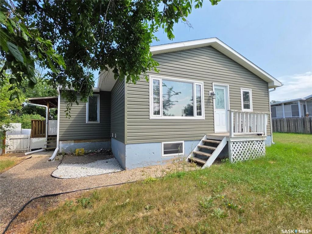 1119 Chaplin Street E, Swift Current