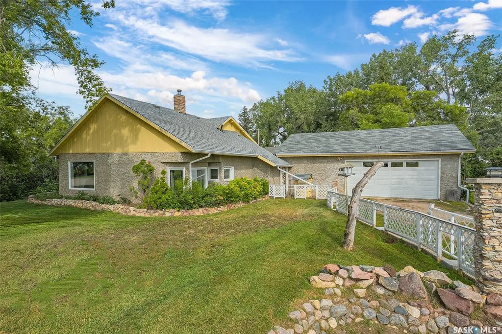 104 2nd Avenue, Bradwell