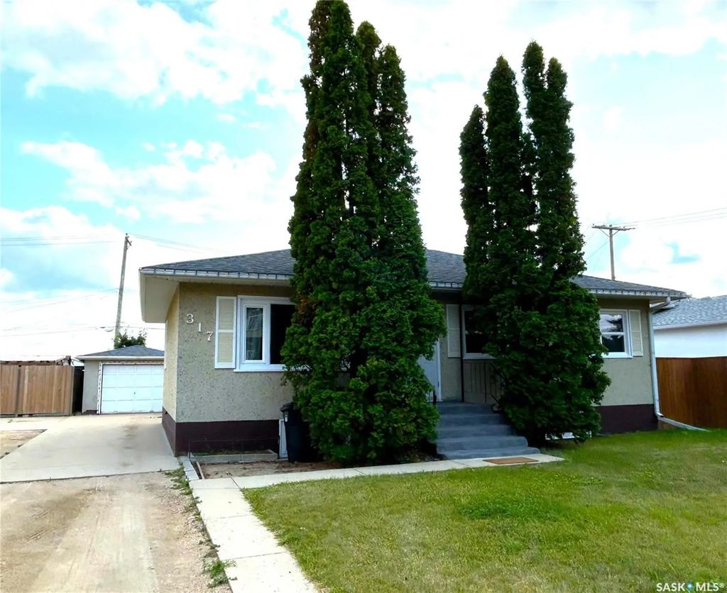 317 108th Street W, Saskatoon