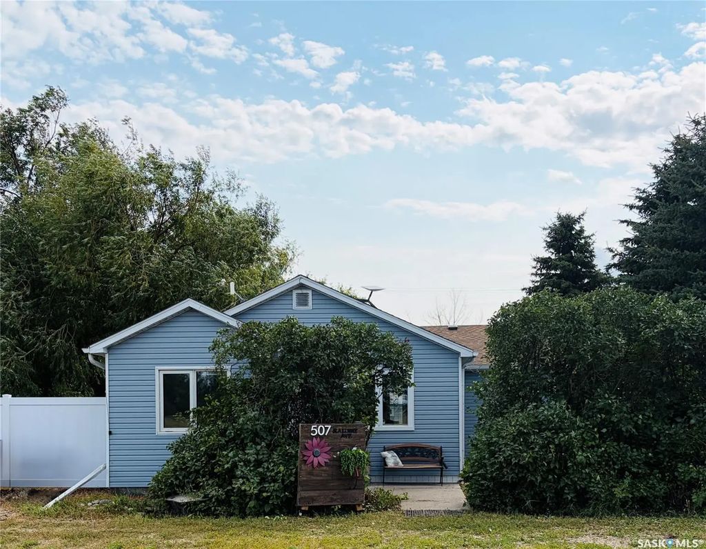 507 Railway Avenue, Bulyea