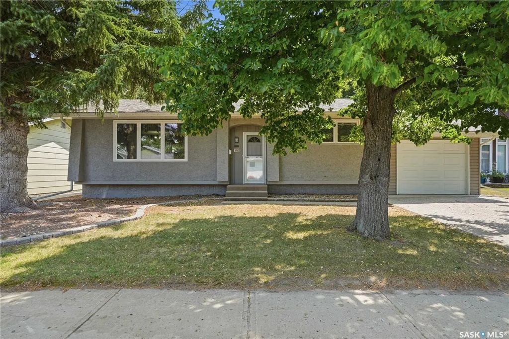 1227 Pascoe Drive E, Moose Jaw