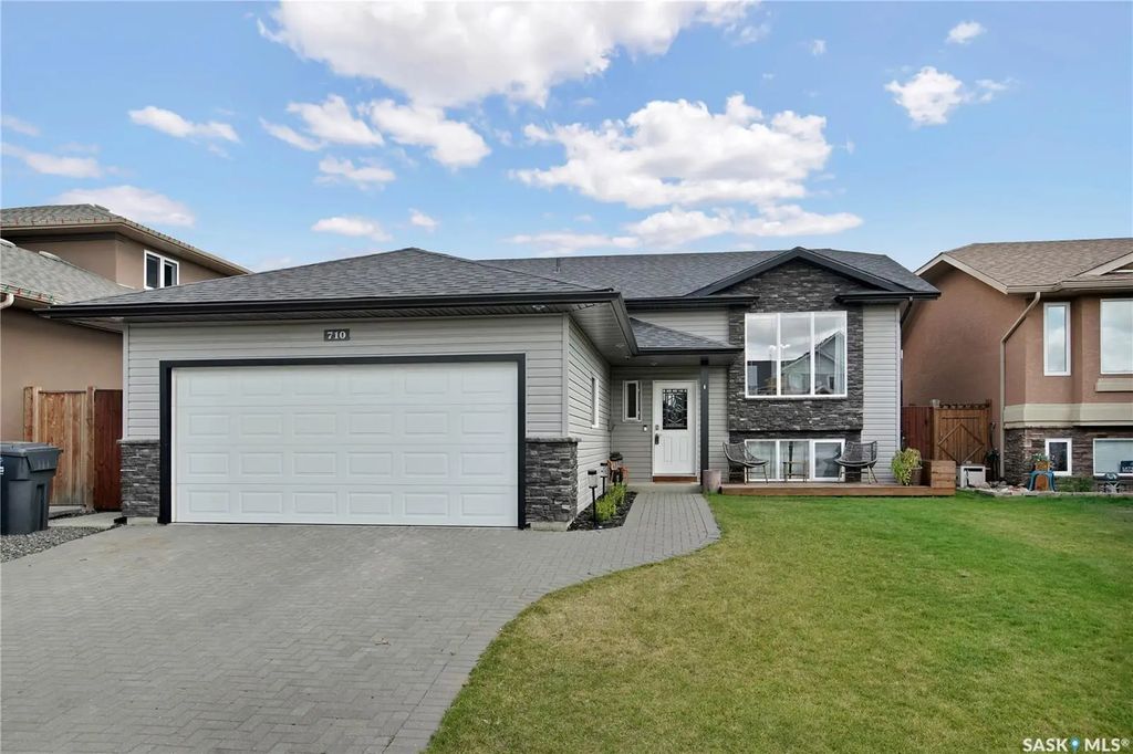 710 Redwood Cres, Warman