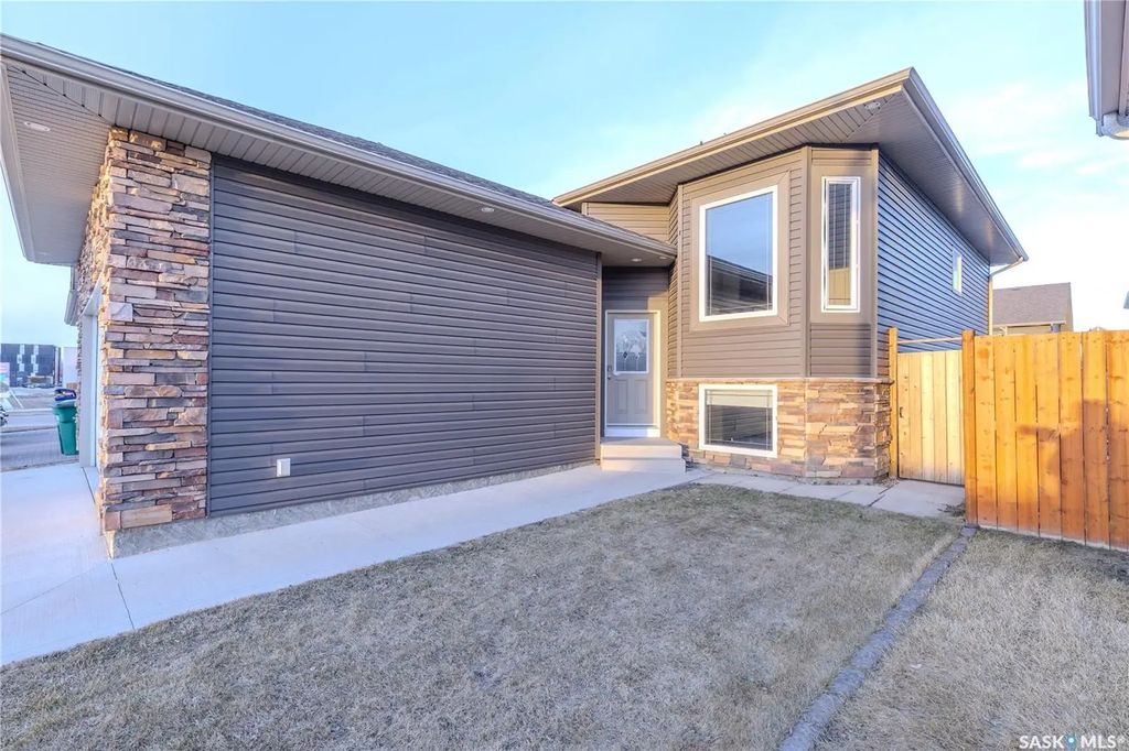 254 Macinnes Street, Saskatoon