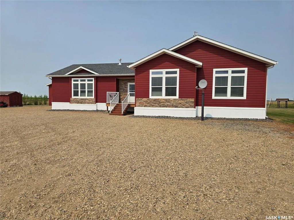 Eberts Acreage, Weyburn Rm No. 67