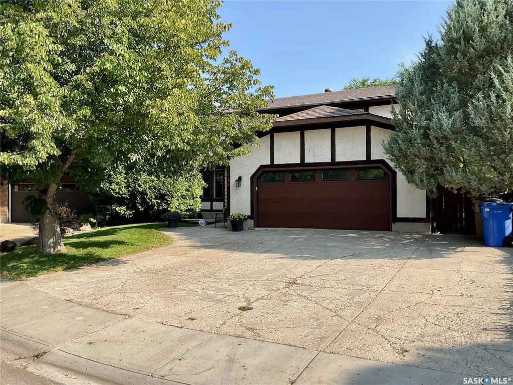 2210 Hanover Cres E, Regina