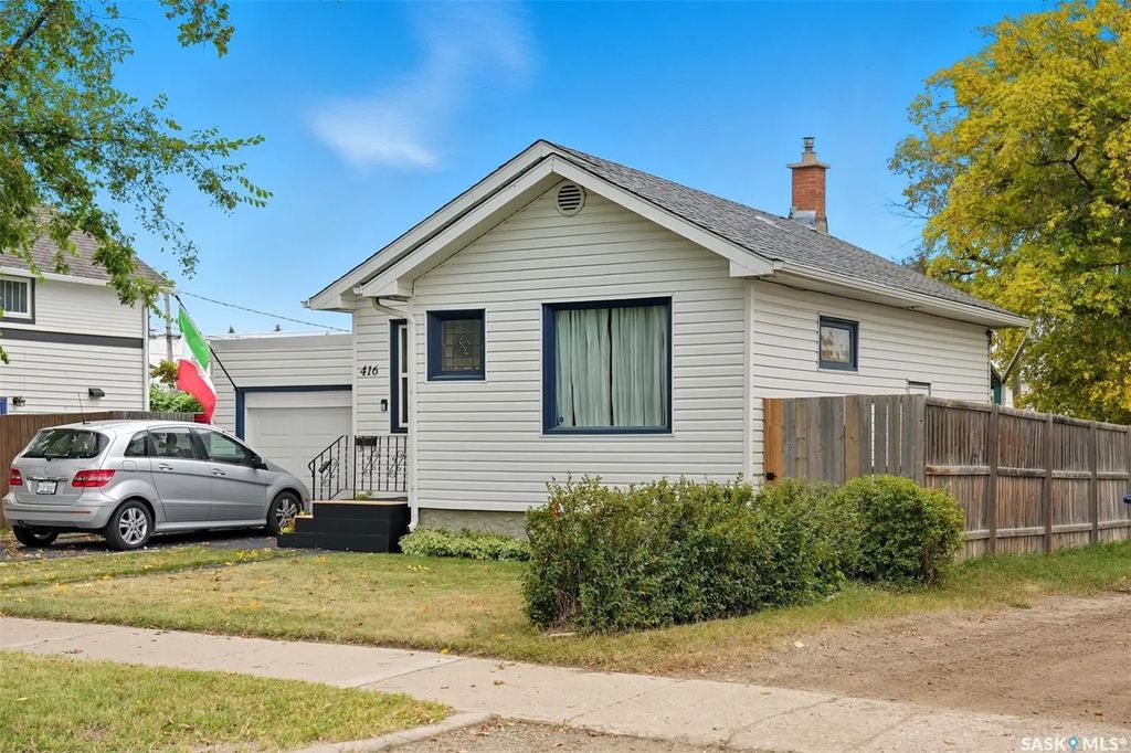 416 Taylor Street W, Saskatoon