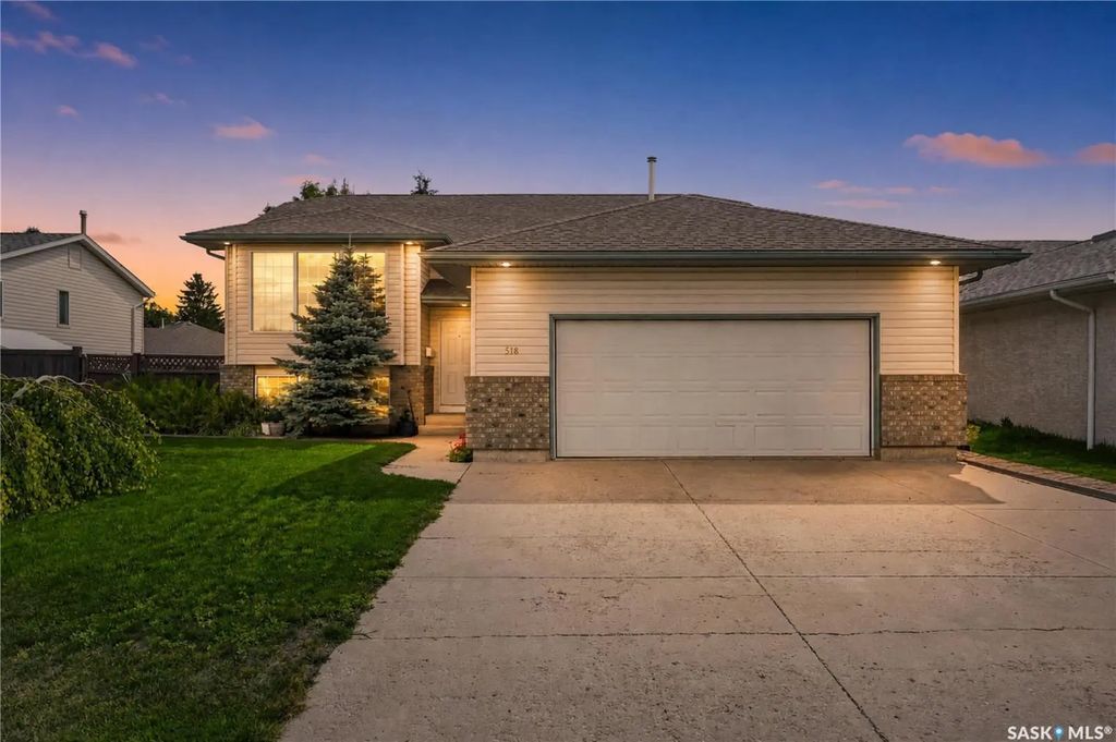 518 Peterson Cres, Saskatoon