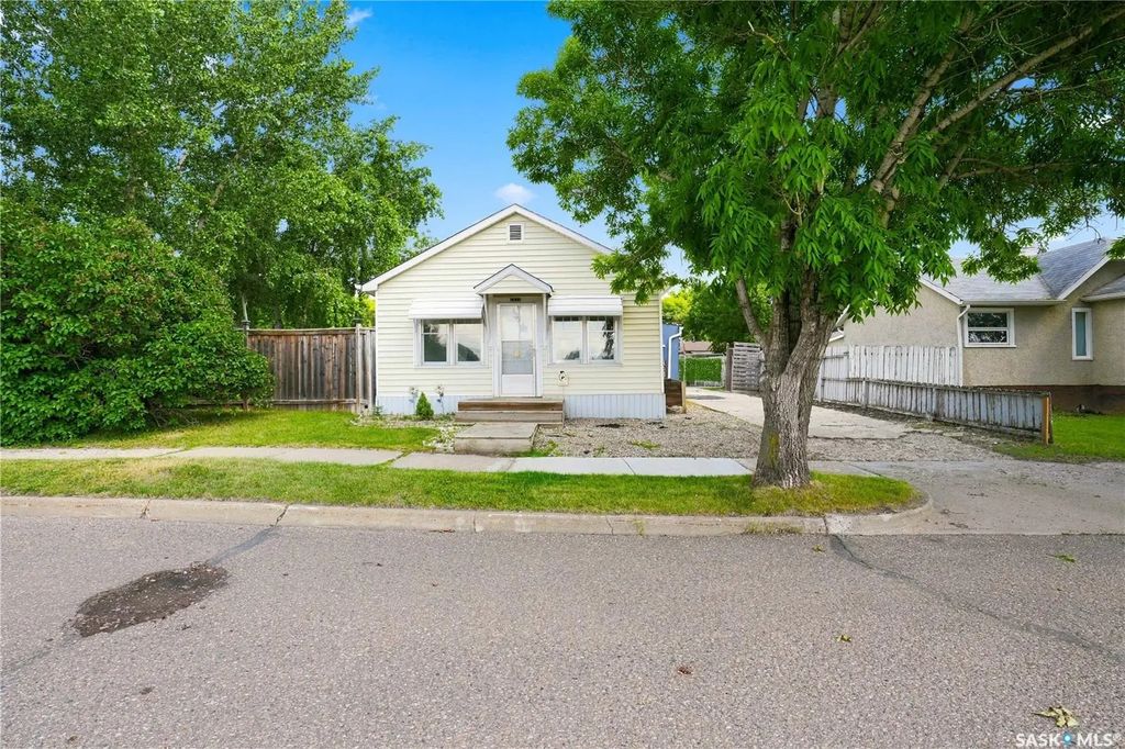 1832 101st Street, North Battleford
