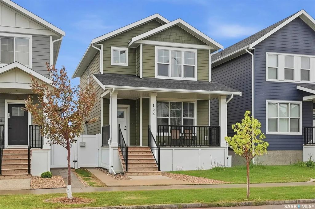 132 Rosewood Boulevard E, Saskatoon