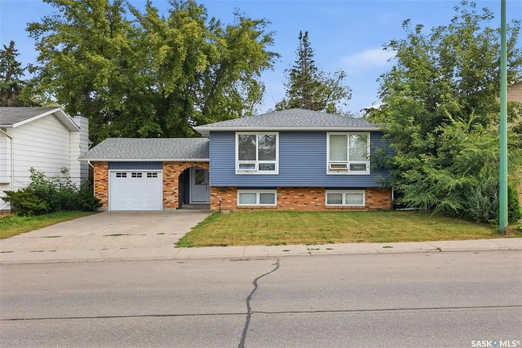 723 Lenore Drive, Saskatoon