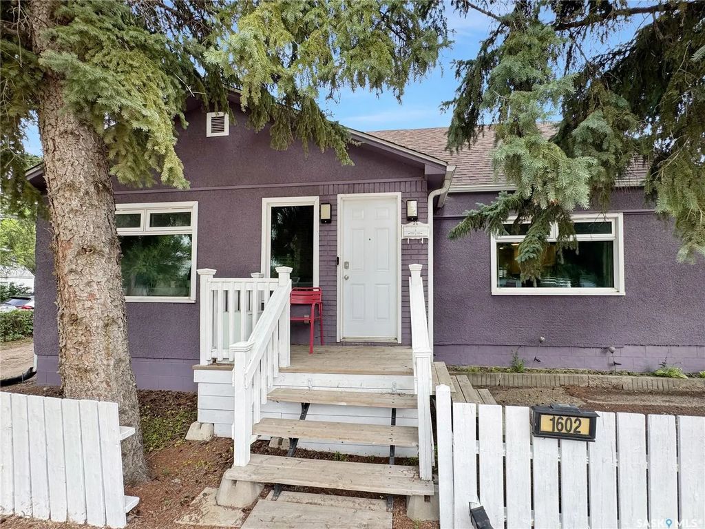1602 97th Street, North Battleford