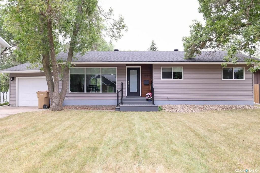 34 Elmwood Place, Regina
