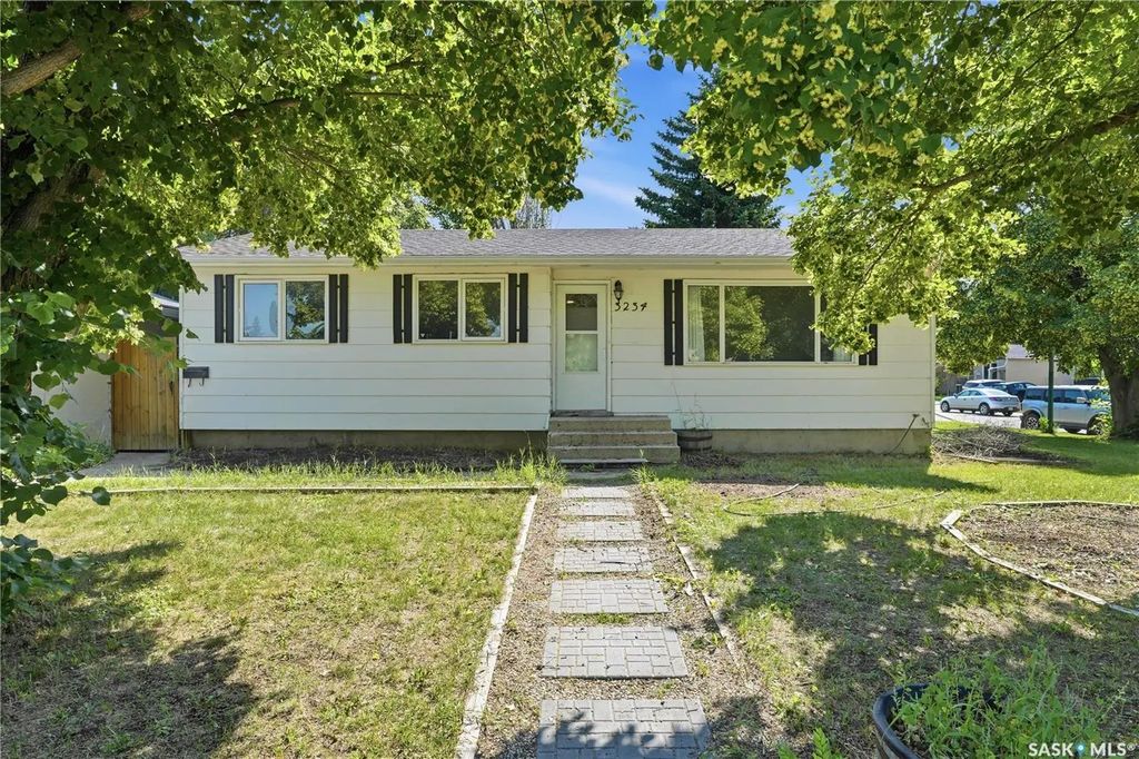 3234 Maxwell Street, Saskatoon