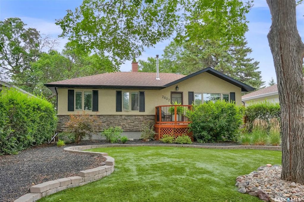2807 Fleury Street, Regina