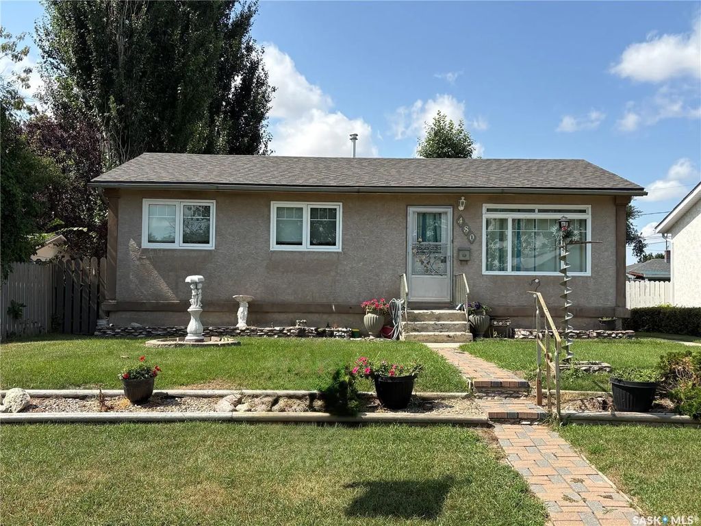 480 8th Avenue Se, Swift Current