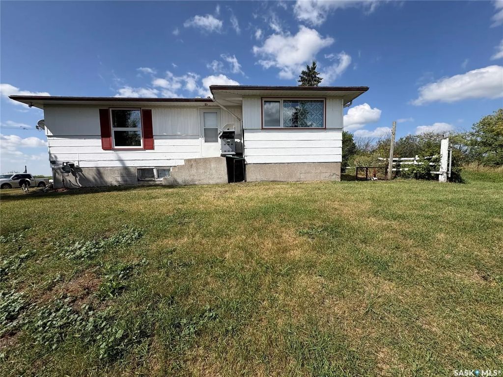 Duff Acreage, Mcleod Rm No. 185