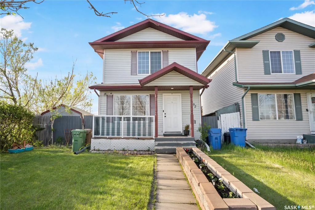 1402 10th Avenue E, Regina