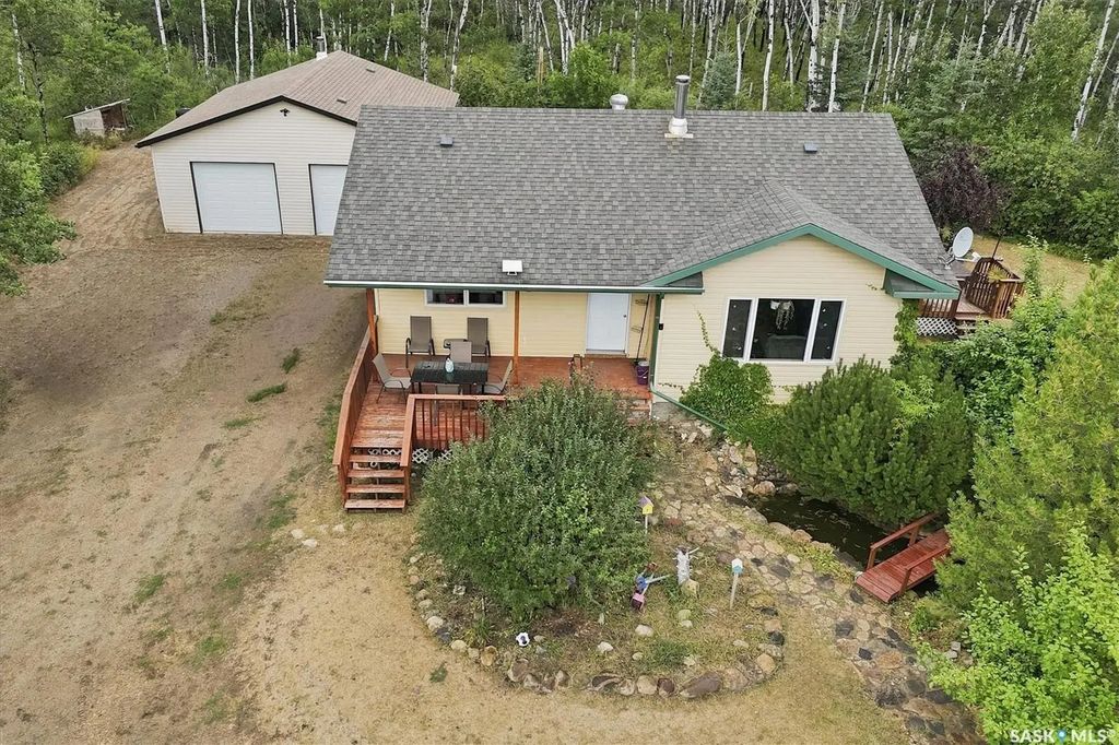 Nystuen Lee Acreage, Asquith