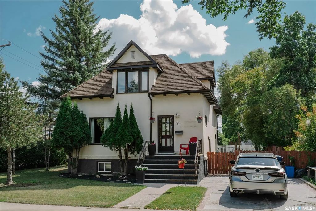 101 106th Street W, Saskatoon