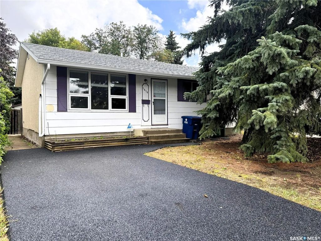 1619 Vickies Avenue, Saskatoon