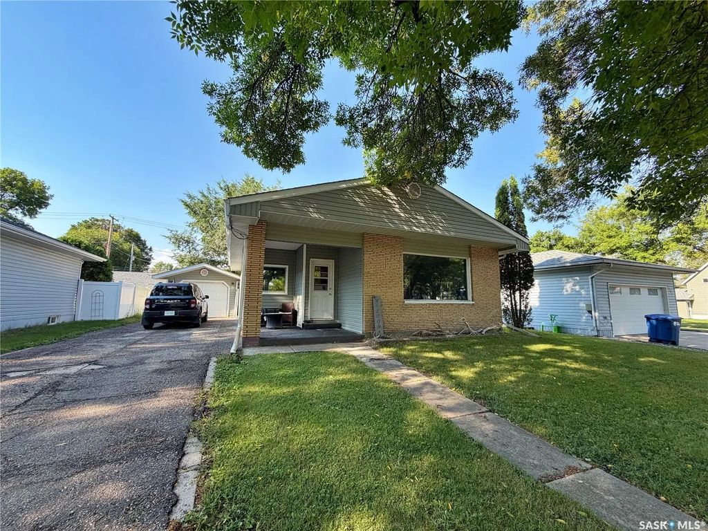 1103 Windover Avenue, Moosomin