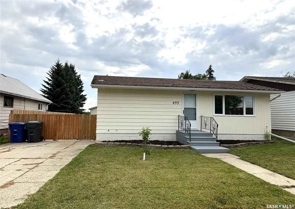 435 2nd Avenue, Allan