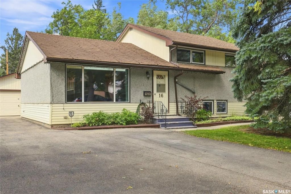 16 Yarnton Cres, Regina