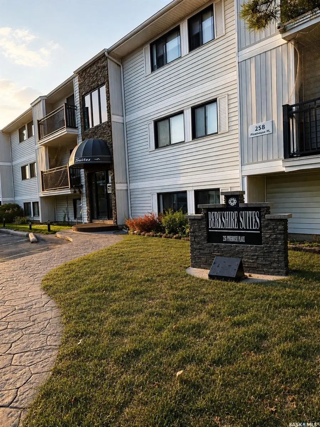 #305 - 258 Pinehouse Place, Lawson