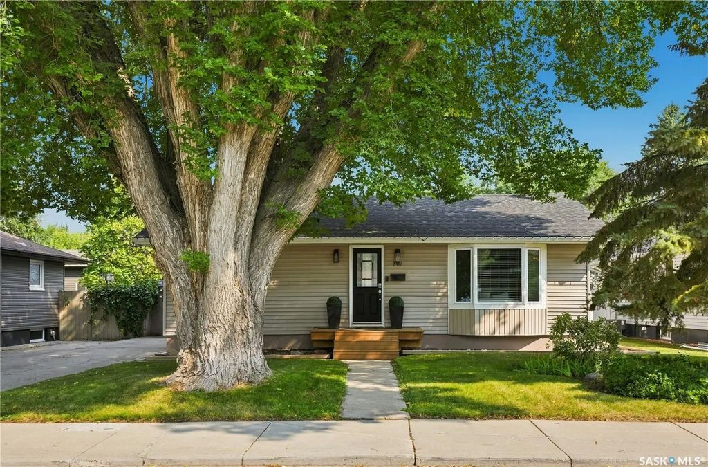 2417 York Avenue, Saskatoon