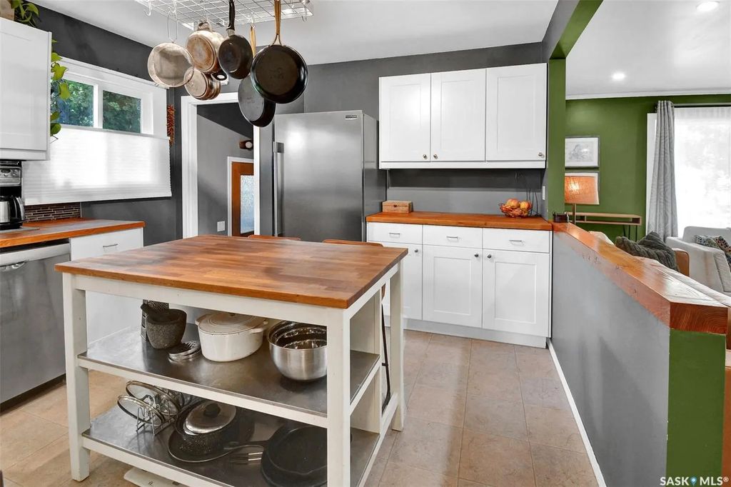 816 4th Street E, Saskatoon