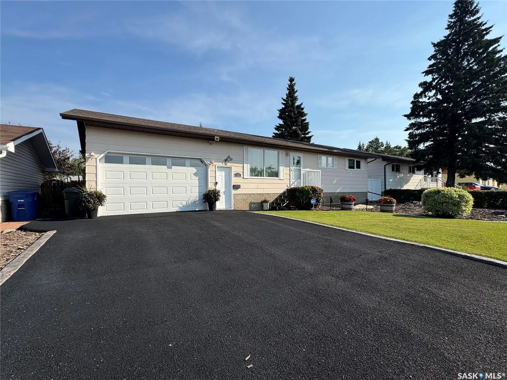 432 30th Street, Battleford