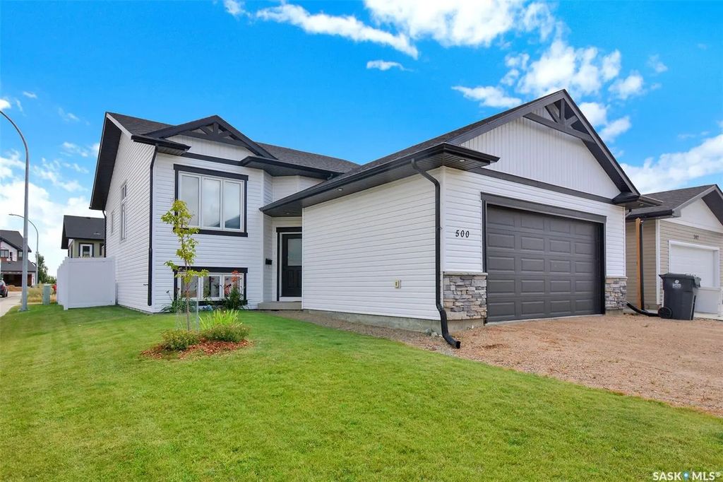 500 Froese Street, Warman