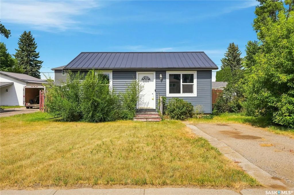 1014 Hastings Street, Moose Jaw