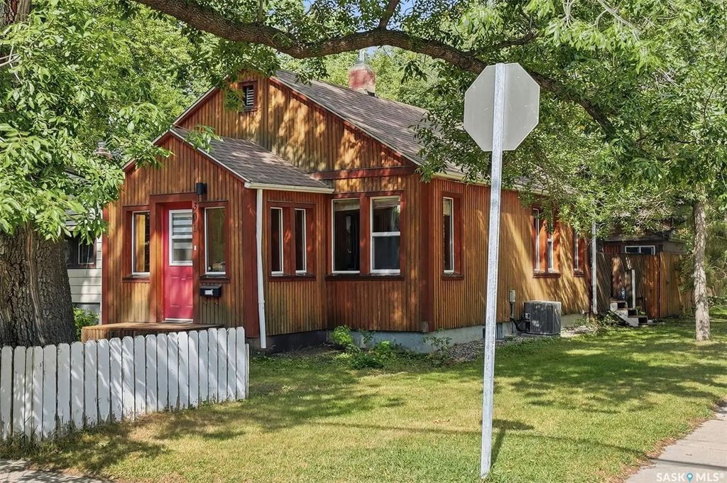 301 Taylor Street W, Saskatoon