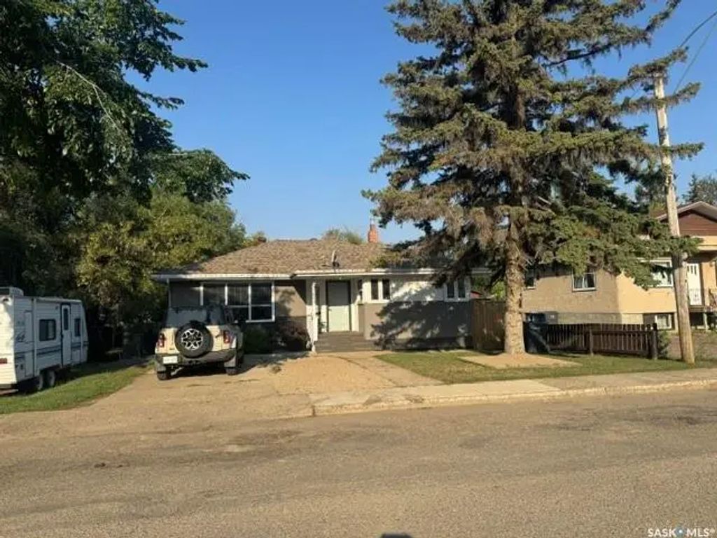 1621 103rd Street, North Battleford