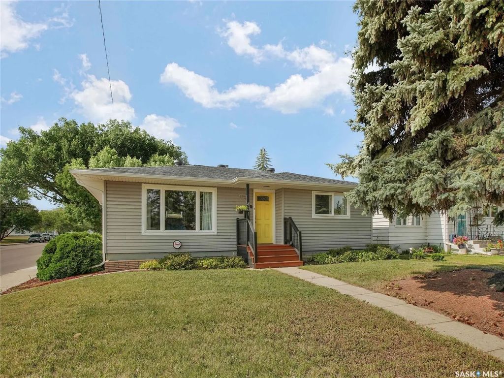 401 R Avenue N, Saskatoon