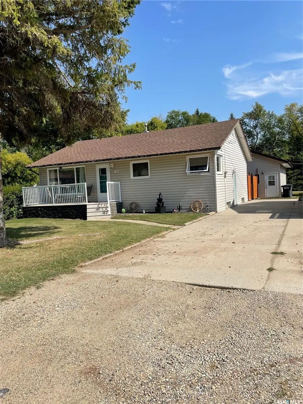 817 Cartier Street, Whitewood