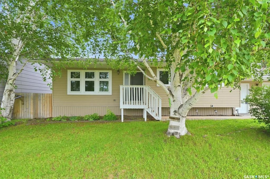 418 North Railway Street, Warman