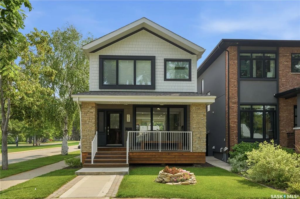 738 Main Street, Saskatoon