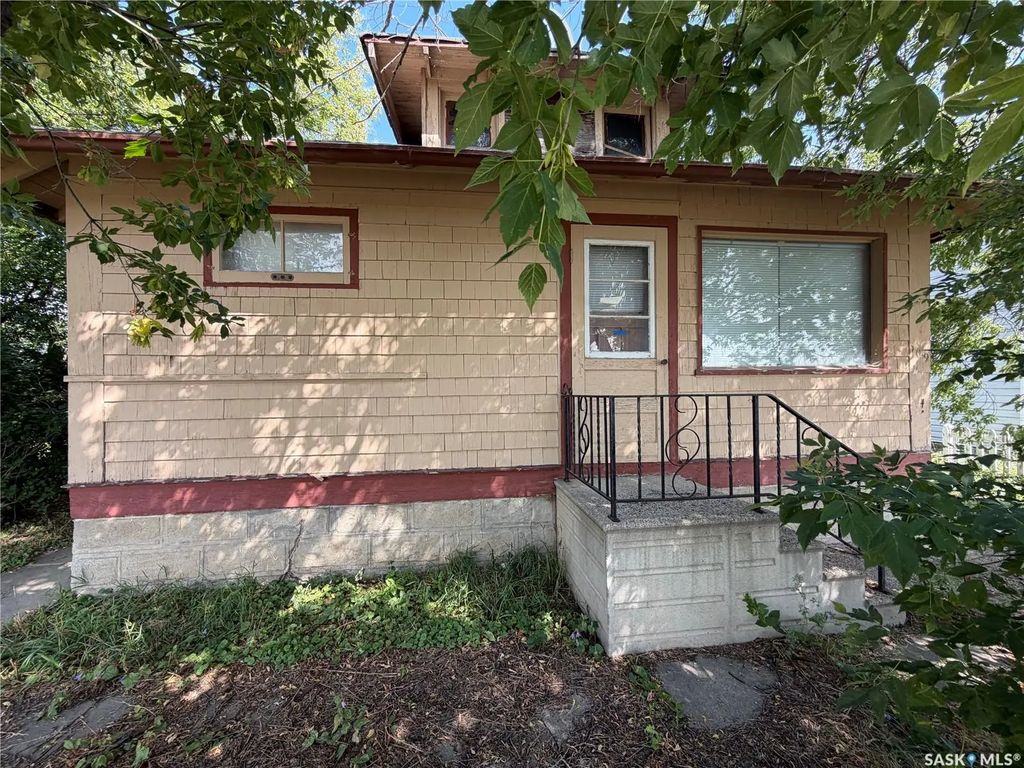 109 1st Avenue N, Young