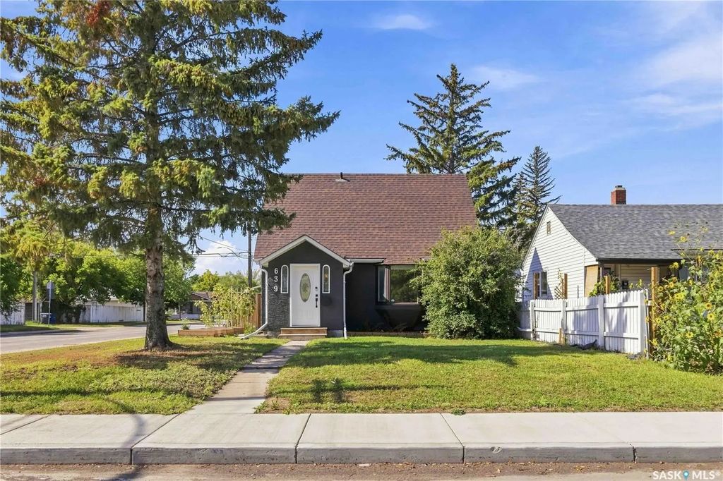 639 L Avenue S, Saskatoon